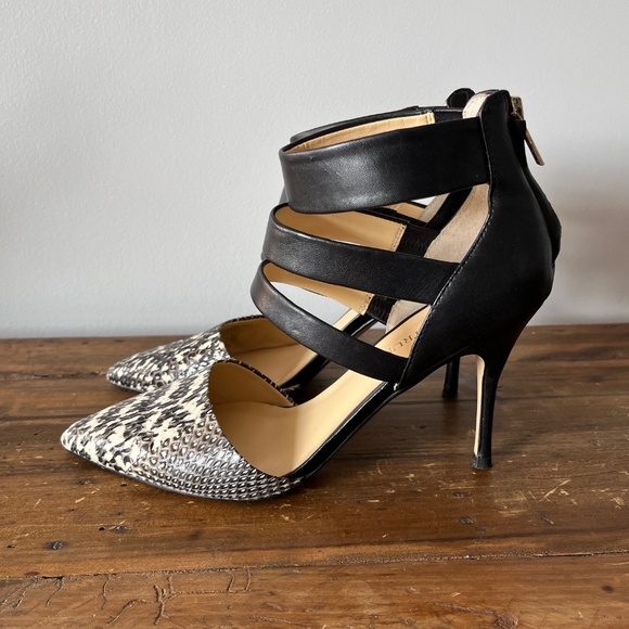 Ivanka Trump 8M gladiator style black & white leather heels with ankle bands. - Picture 2 of 16